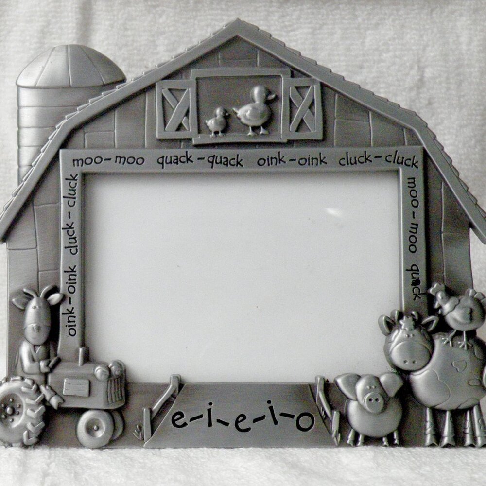Country boy or Girl bun house frame 4x6 Good Quality
